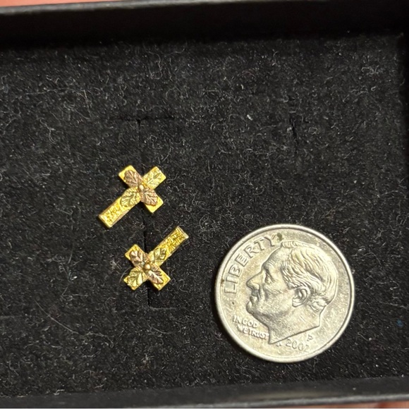 10k gold cross earrings - Picture 1 of 4